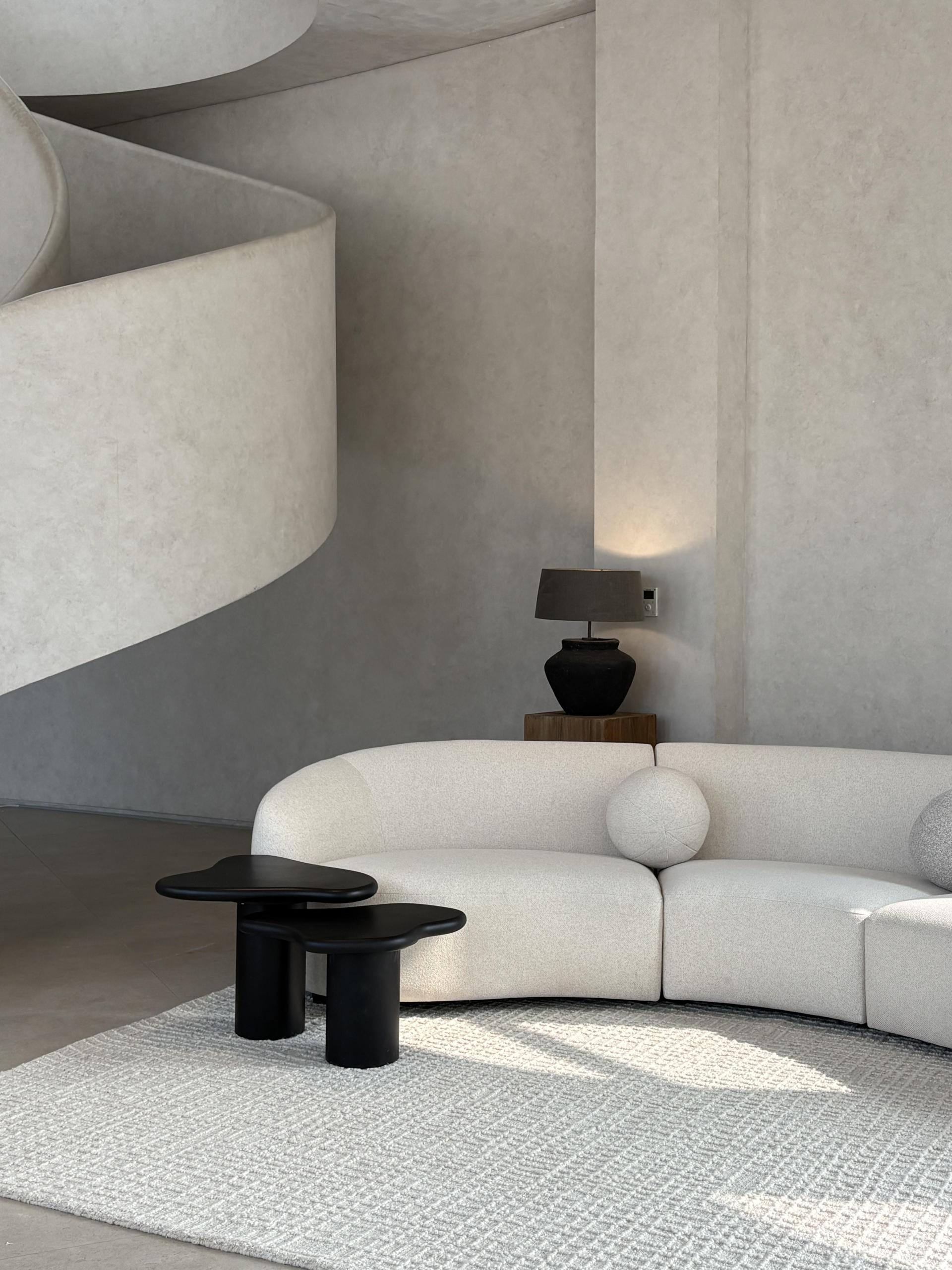 POND BLACK SIDE TABLE 45 • 폰드 블랙 사이드 테이블 45