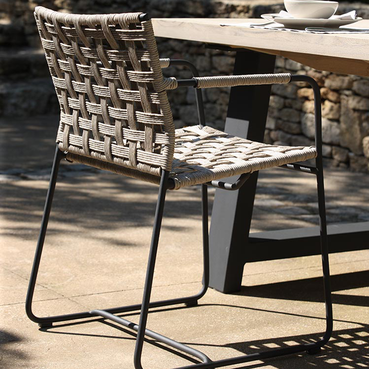 SQUARE SIDE CHAIR • 스퀘어 사이드 체어