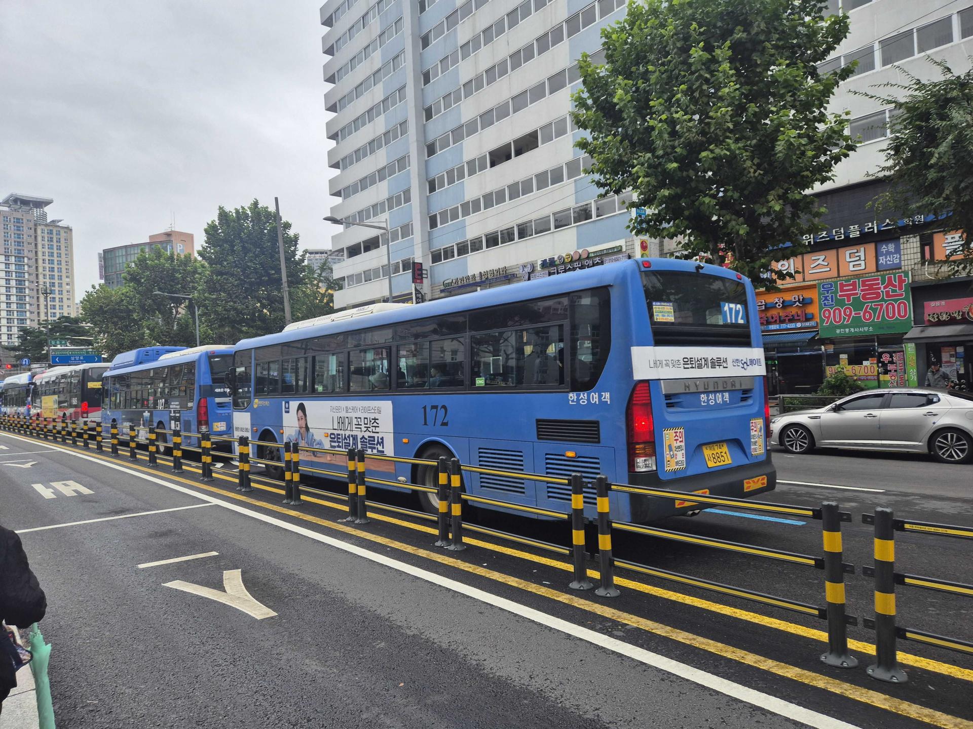 25년 10월 | 신한SOL메이트 버스 외부 래핑 광고 (172번)