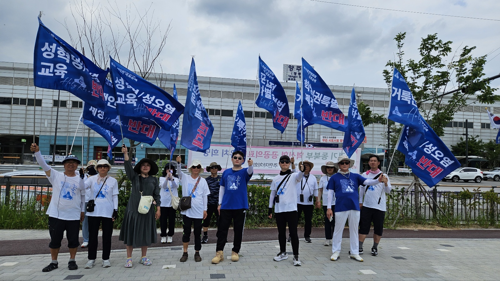 d81fec3c88183.jpg