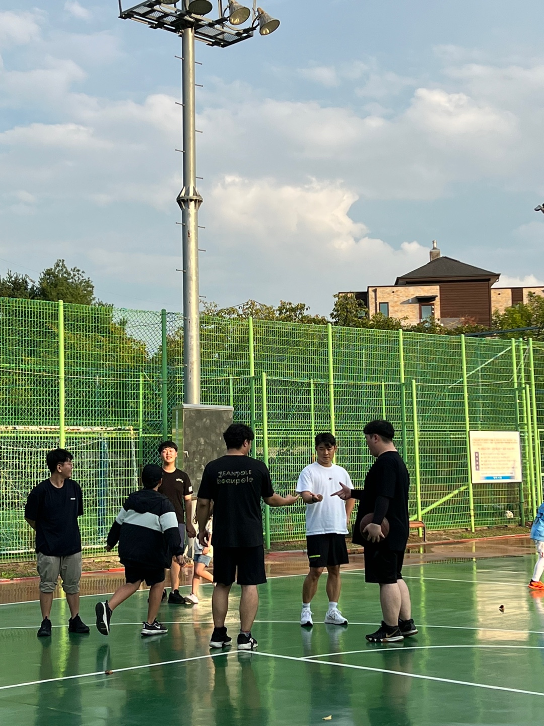 933b7833cc2e4.jpg