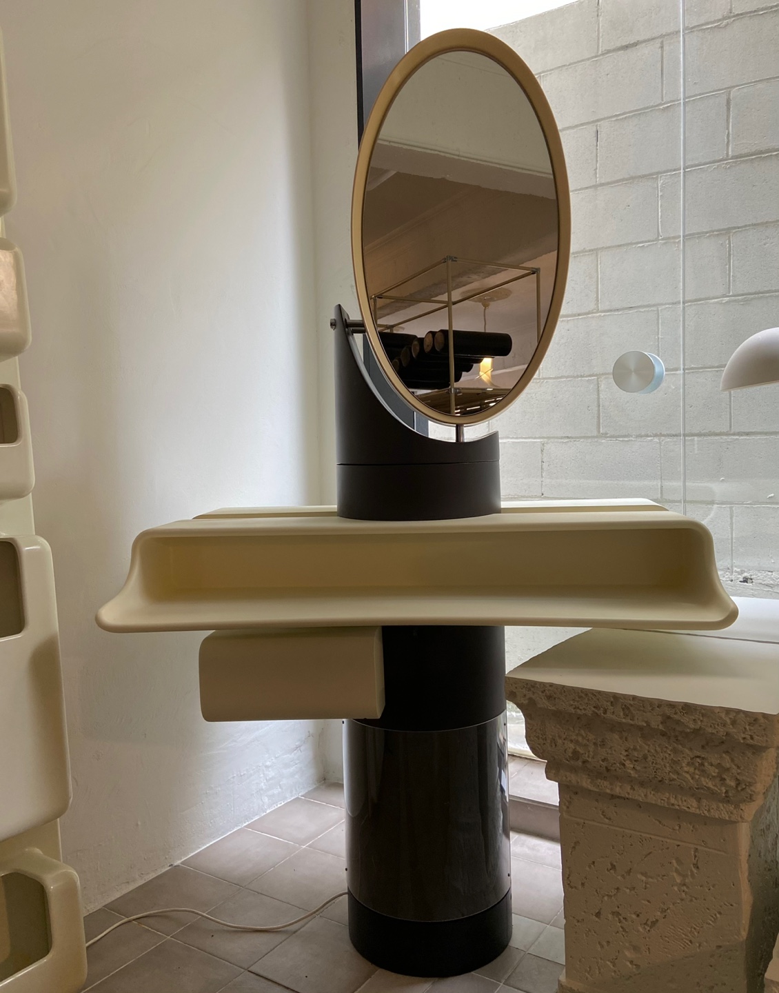1960s space age venity mirrorㅣItaly