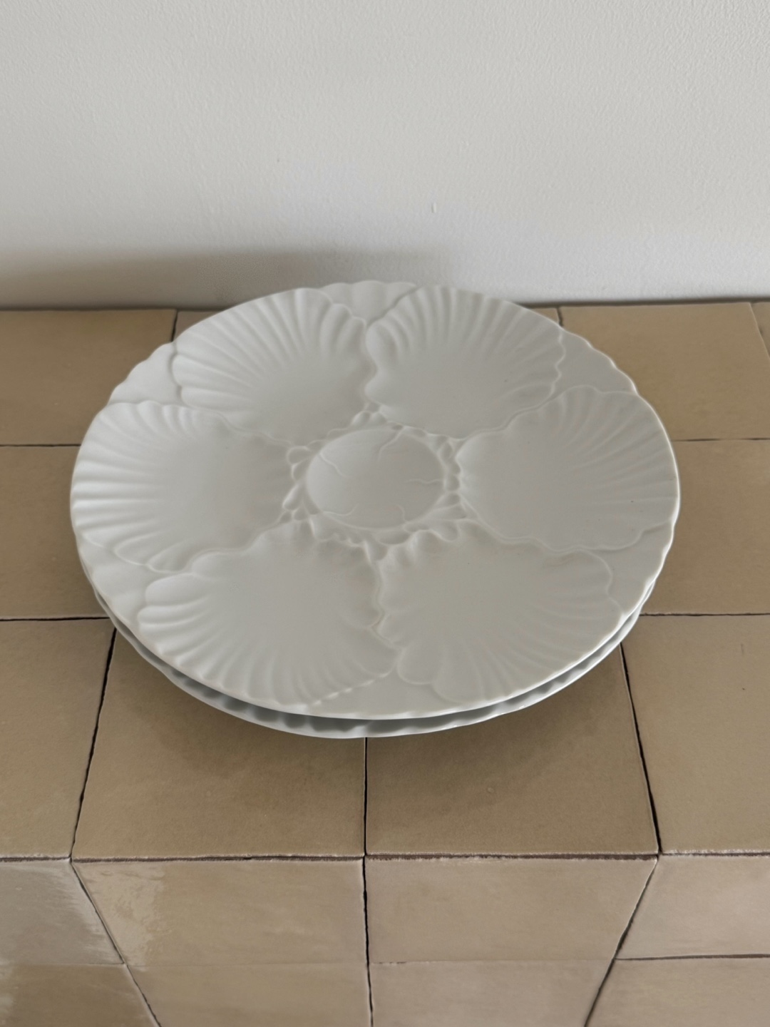 1970s antique shell shaped oyster plateㅣfrance