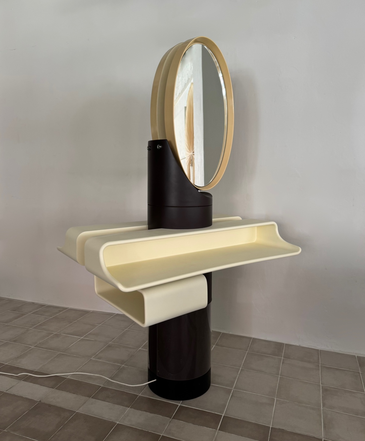 1960s space age venity mirrorㅣItaly