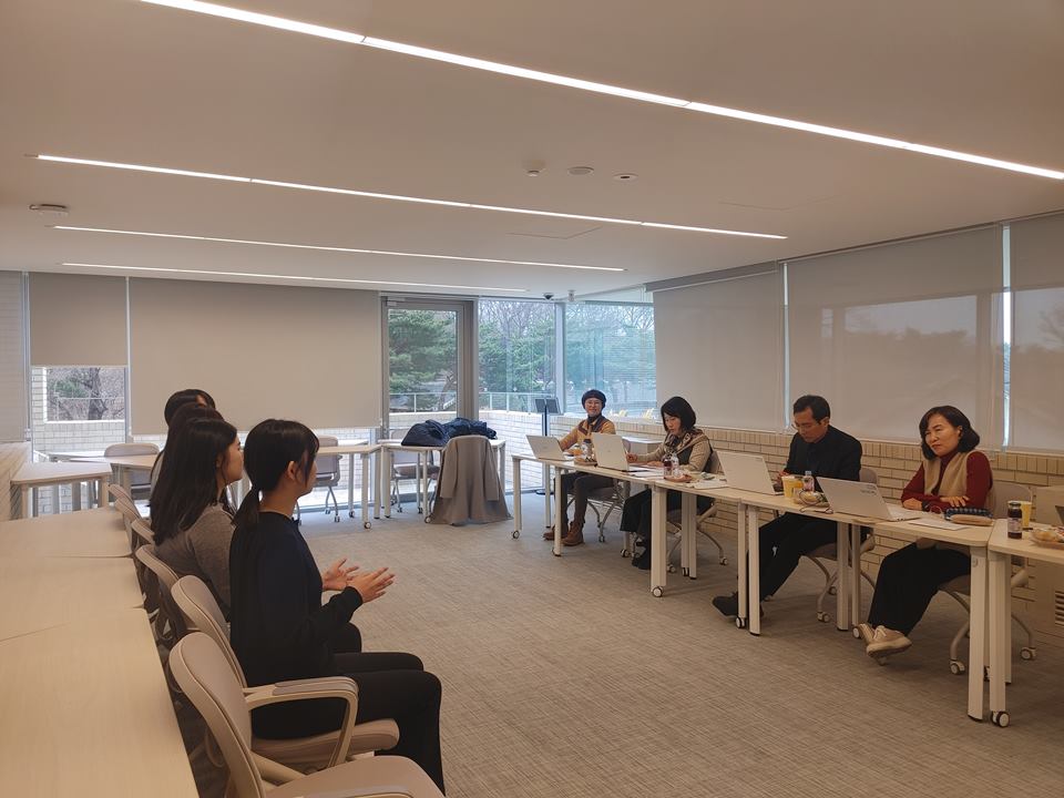 지구촌 카카오뱅크 에코챌린저스 면접 현장, 왼쪽부터 면접심사위원 이상은(산악인), 도영아(KOICA 부장), 박강호(전 외교부 대사), 김재신(지구촌나눔운동 이사)