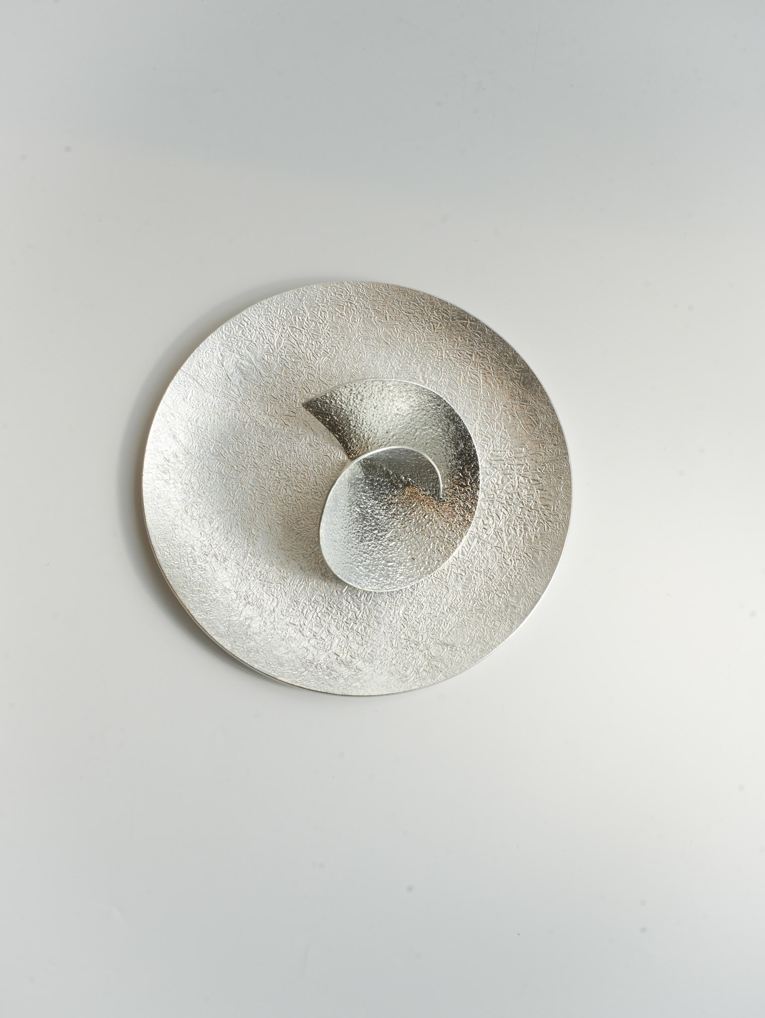 Round Plate-Cracked Ice