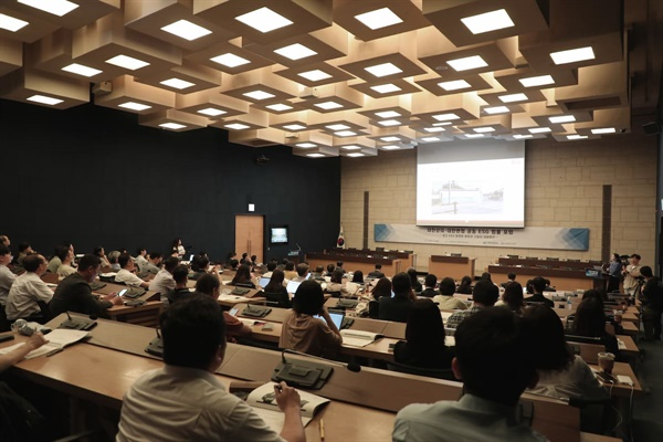 지난 22일 서울 중구 상의회관에서 대한상공회의소와 대한변호사협회가 공동으로 ‘ESG 법률 포럼’을 개최했다. 전문가들은 ESG 관련 소송이 증가하며 국내 기업 역시 대비가 필요하다고 제언했다.