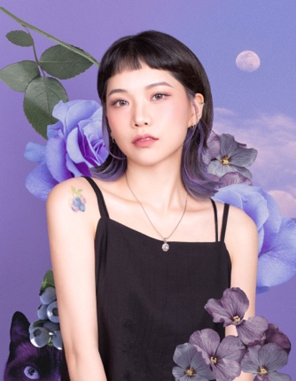 사람, 실내이(가) 표시된 사진 
자동 생성된 설명