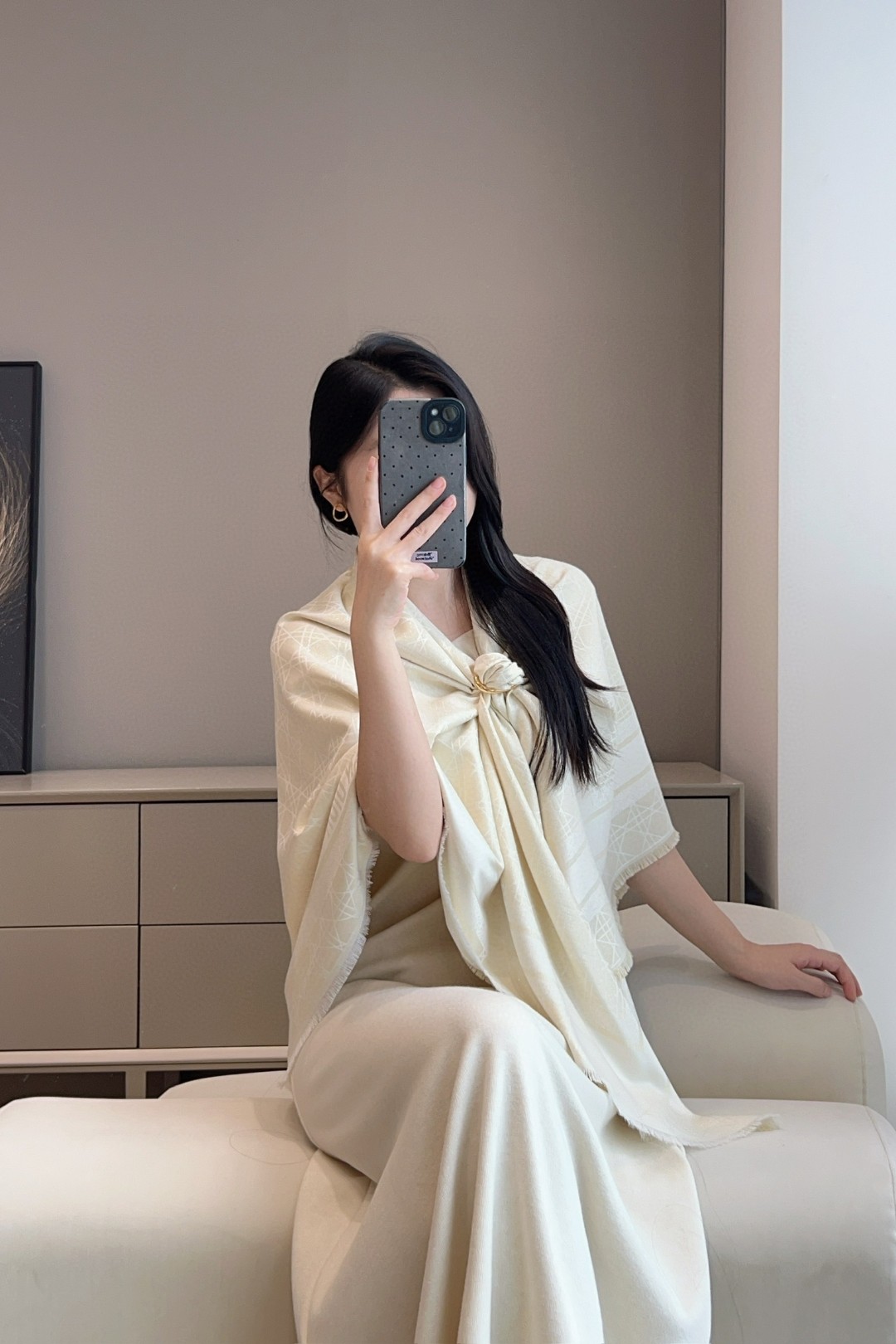 디올 까나쥬 실크 판쵸