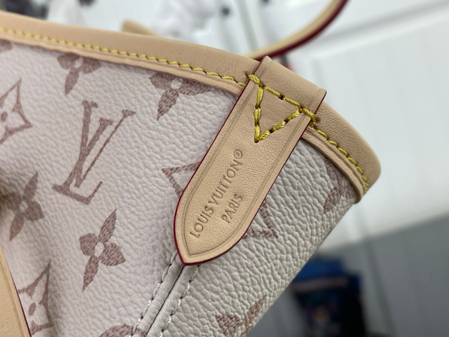 루이비통 네버풀 인사이드 아웃 MM LV 크래프티 M2A095