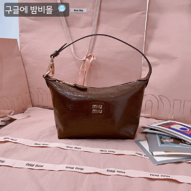 미우미우 오일왁스 페이던트 가죽 파우치백 5NE841