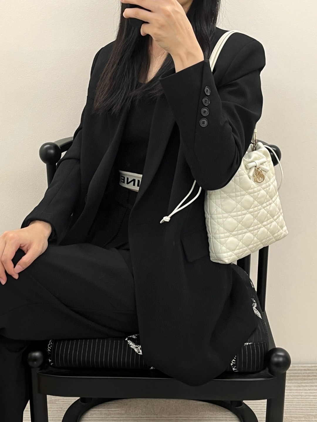 디올 어디오러블 버킷 백 미니 수피르 까나쥬 램스킨