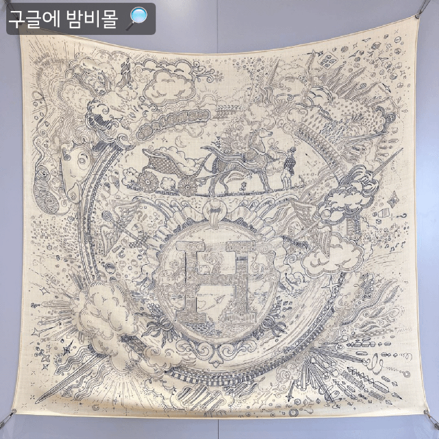 에르메스의 'Please Hold The Line 스카프 90