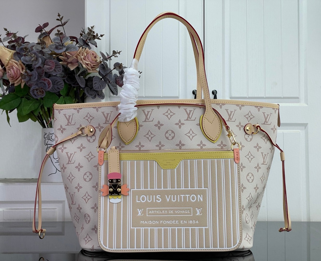 루이비통 네버풀 인사이드 아웃 MM LV 크래프티 M2A095