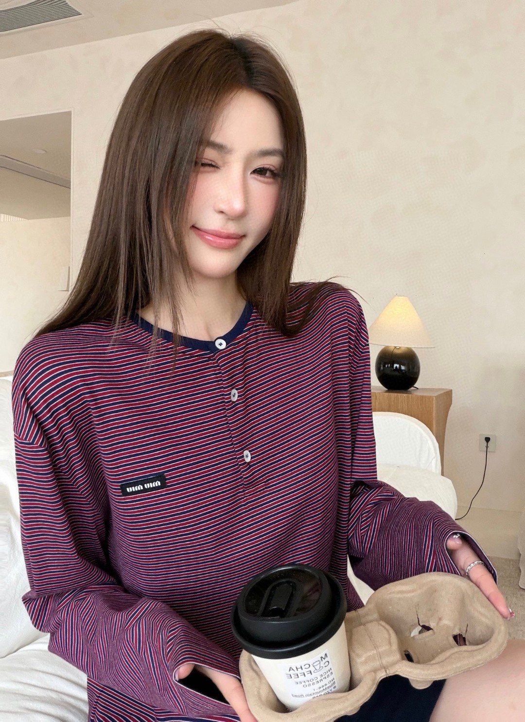 미우미우 로고 스트라이프 긴팔 티셔츠