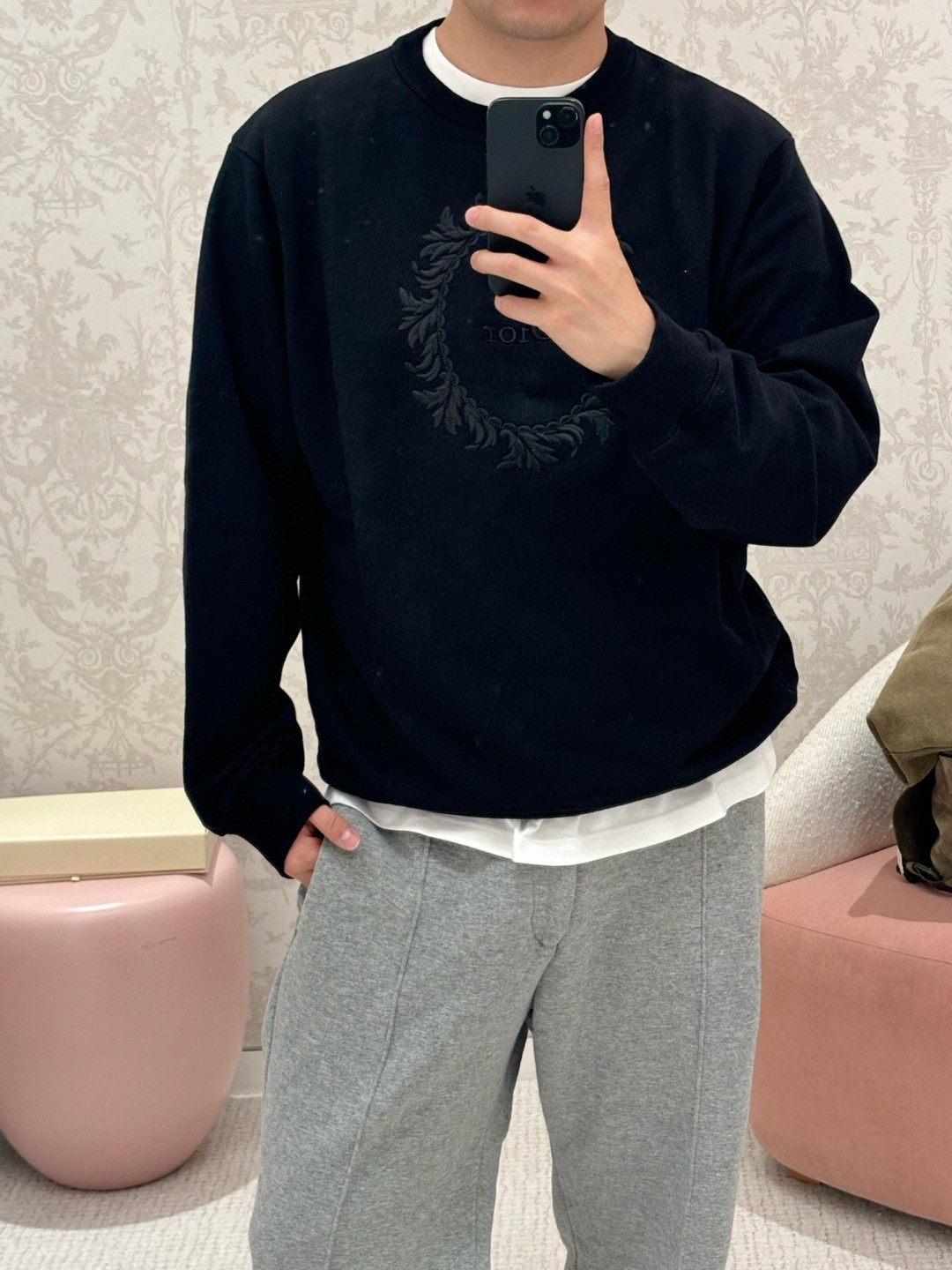 디올 자수 로고 스웨트 셔츠