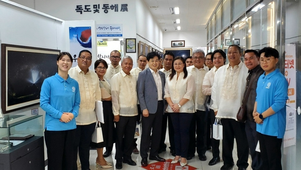 영토지킴이독도사랑회를 방문한 필라시 대표단