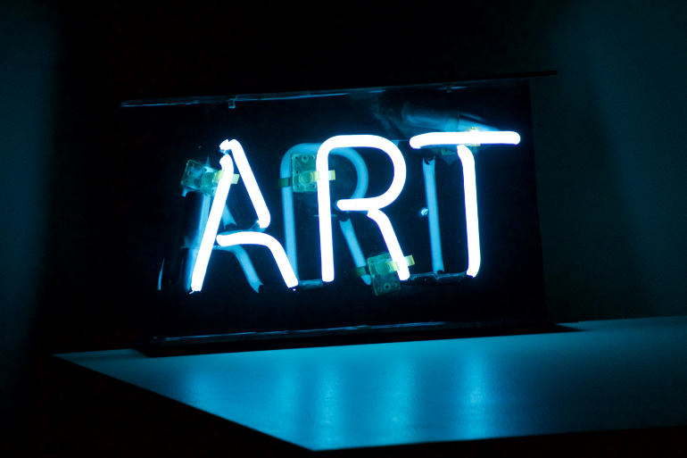 "ART" 네온사인
