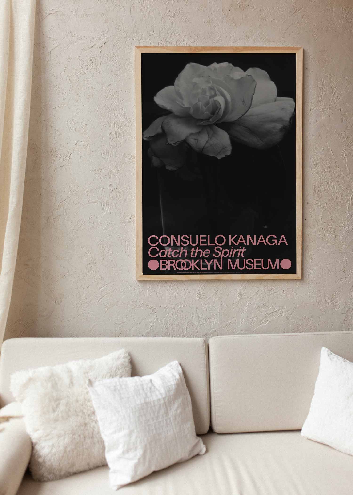 콘수엘로 카나가 흑백 사진 꽃 플라워 아트포스터 인테리어포스터 거실 액자