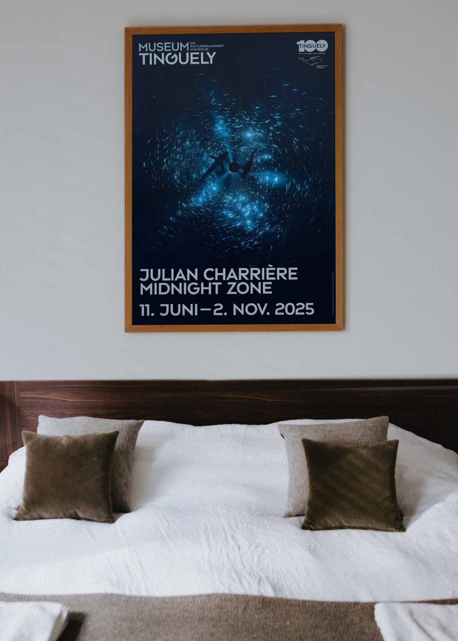 줄리안 샤리에르 Julian Charrière Midnight Zone 바다 돌고래 사진 그래픽 대형아트포스터 인테리어액자 카페포스터