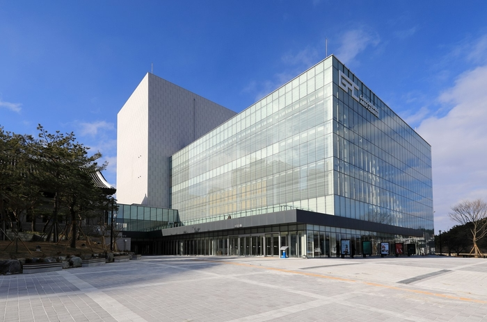 오는 13일 막을 올리는 제1회 하슬라국제예술제. 강릉의 옛 이름인 ‘하슬라’를 내세워 예술제를 꾸몄다. / 사진=강릉아트센터