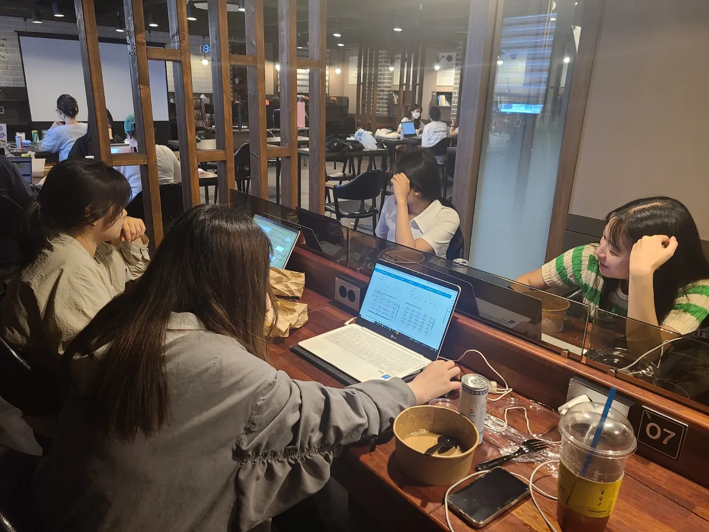 아이디넥스 회의실 사진 2