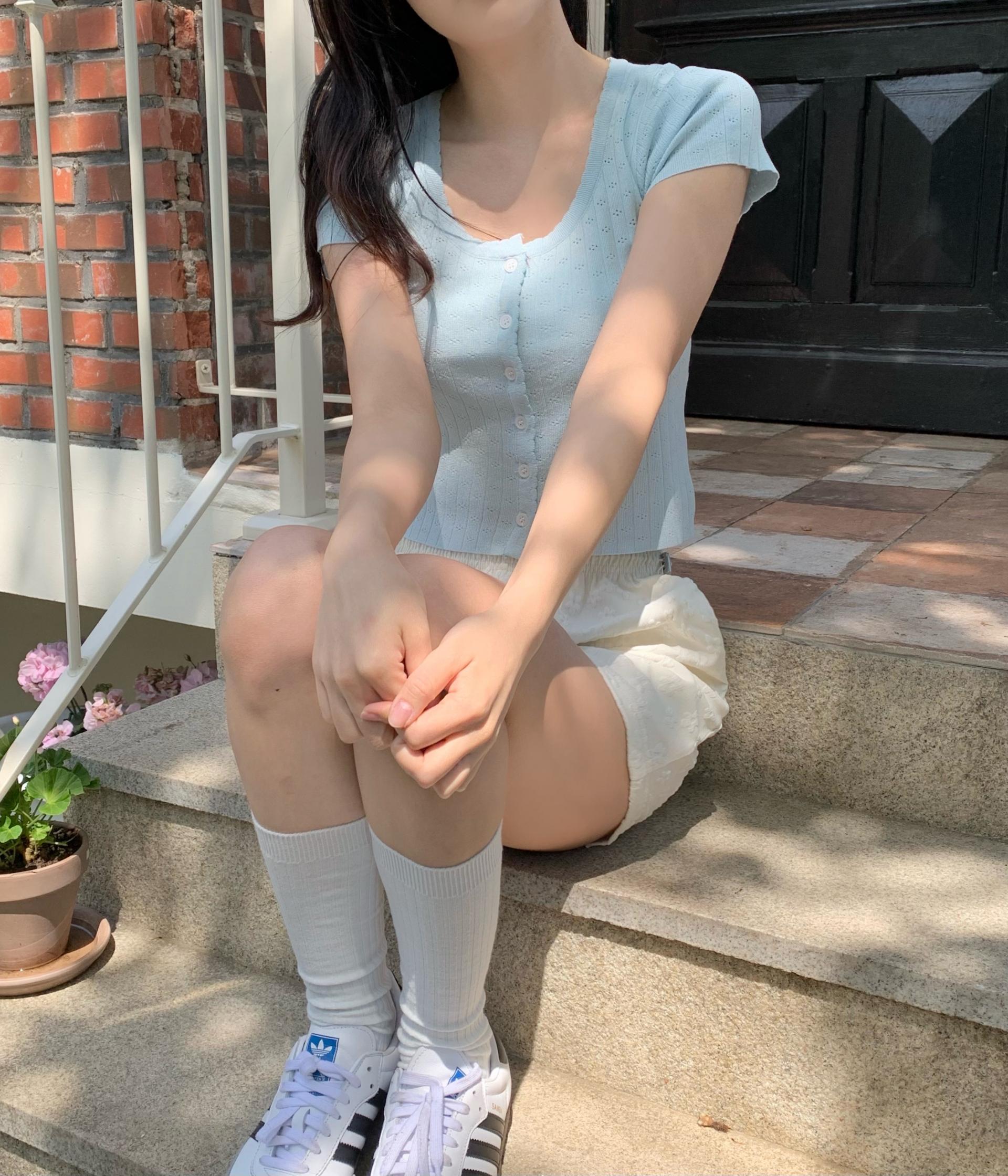 [퀄리티보장/프릴디테일]프릴 유넥 펀칭 니트 얇은 반팔 크롭 가디건 슬림 티셔츠 상세 이미지 20