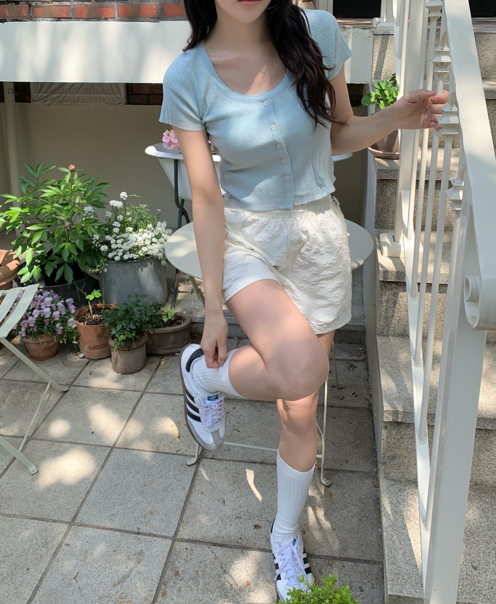 [퀄리티보장/프릴디테일]프릴 유넥 펀칭 니트 얇은 반팔 크롭 가디건 슬림 티셔츠 상세 이미지 13