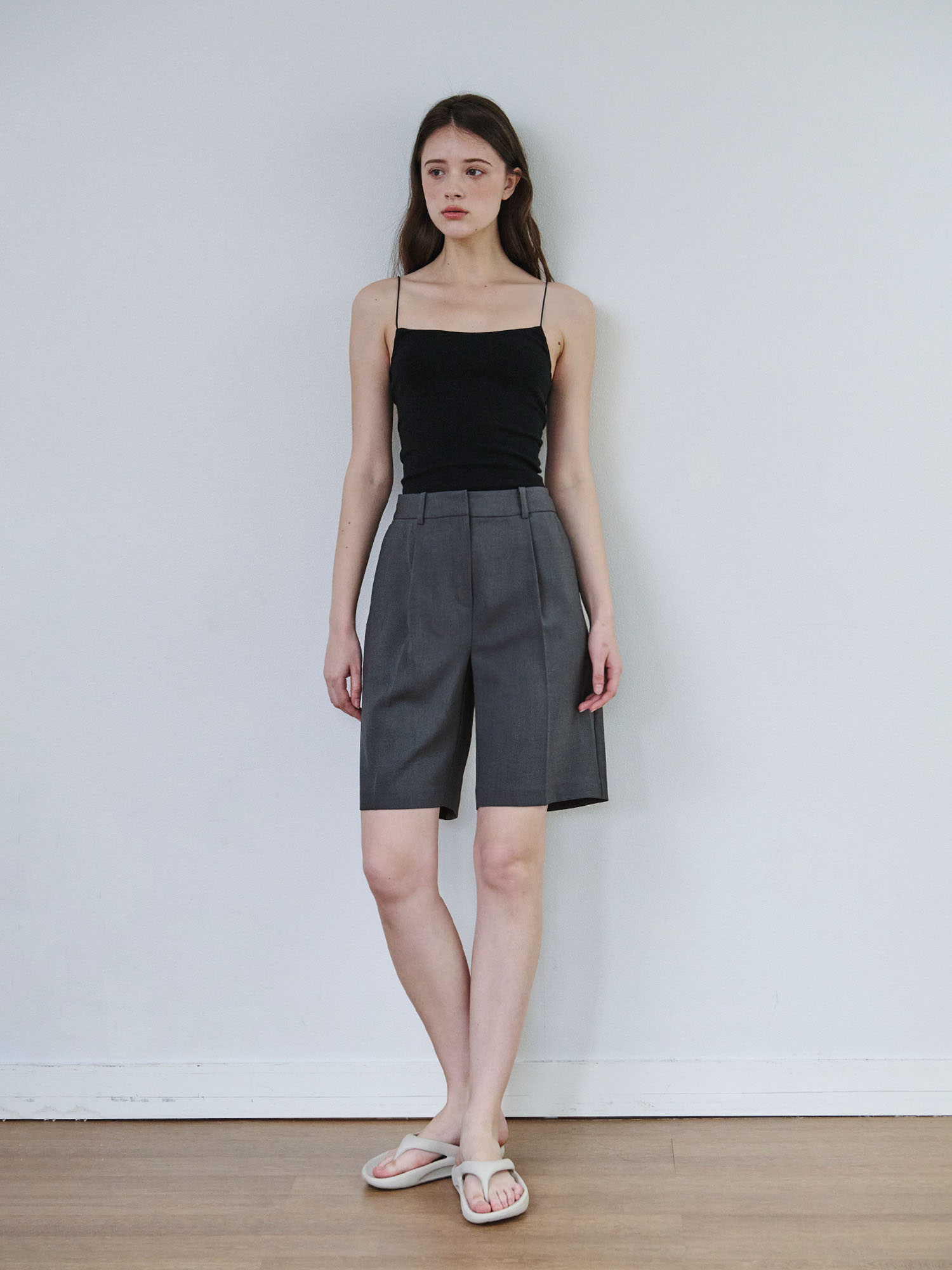 2211 ONE TUCK HALF PANTS (D/GREY)