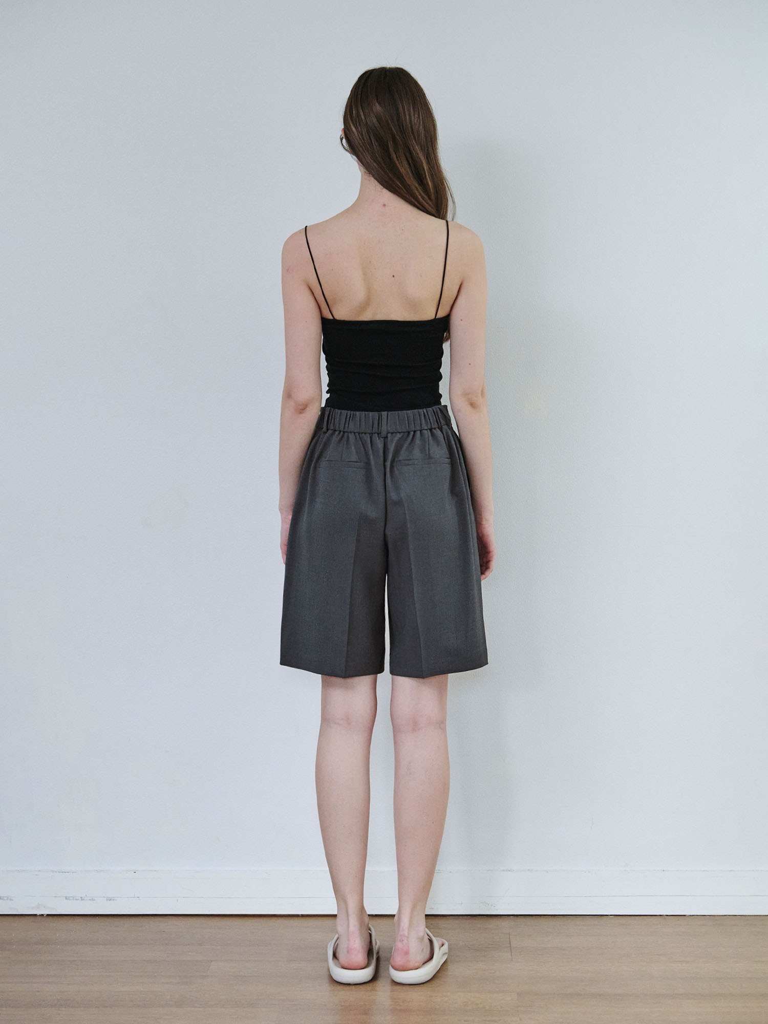 2211 ONE TUCK HALF PANTS (D/GREY)