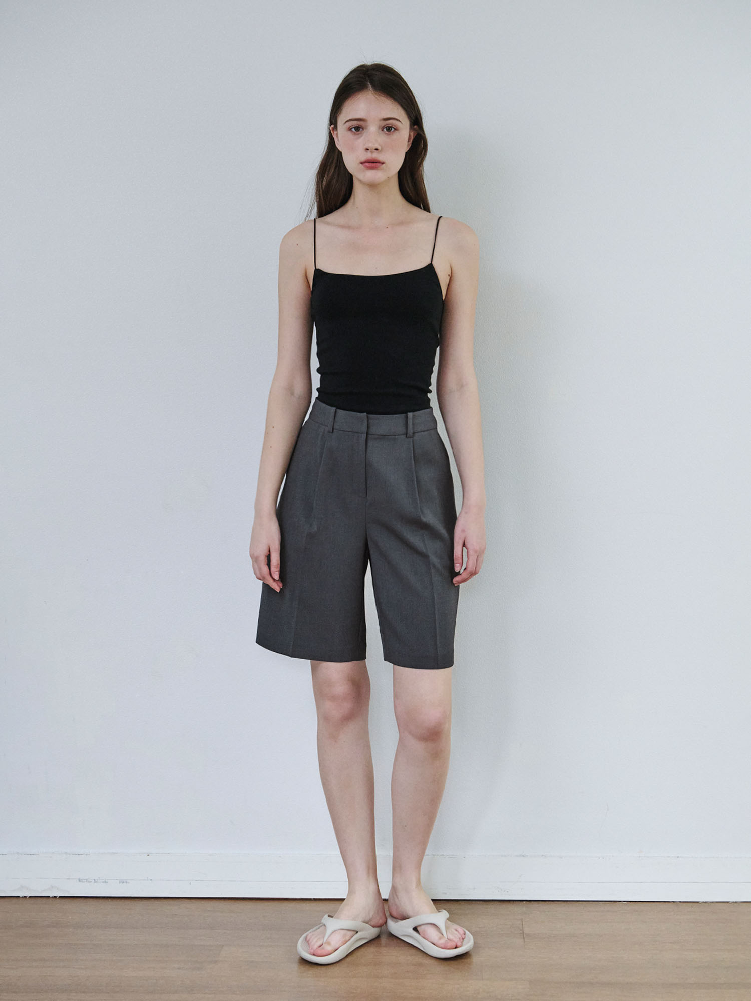 2211 ONE TUCK HALF PANTS (D/GREY)