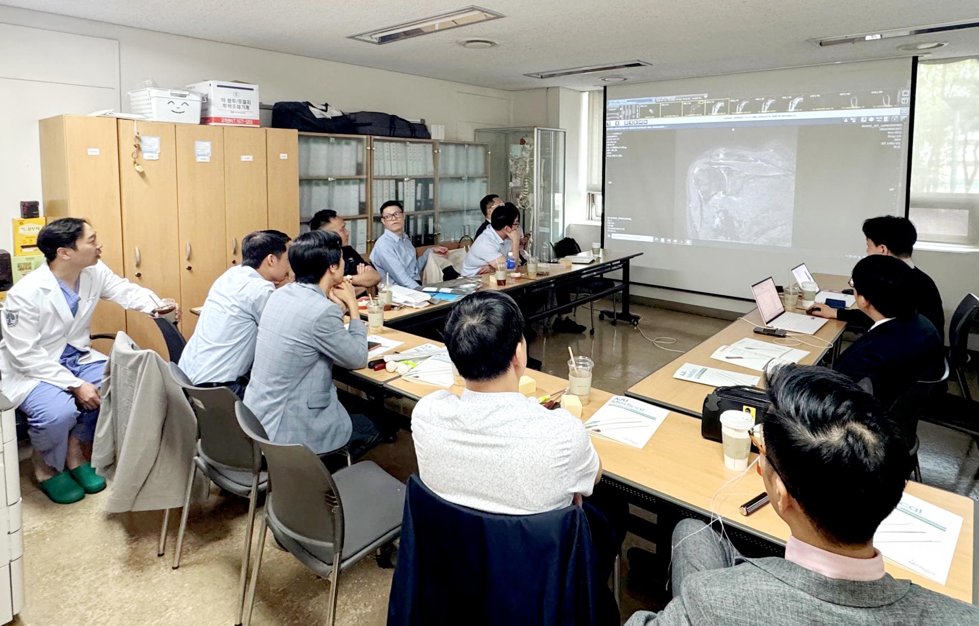 [202604] 베트남 정형외과 전문의 대상 어깨관절 수술 술기 교육 진행 : 아주메디칼(주)