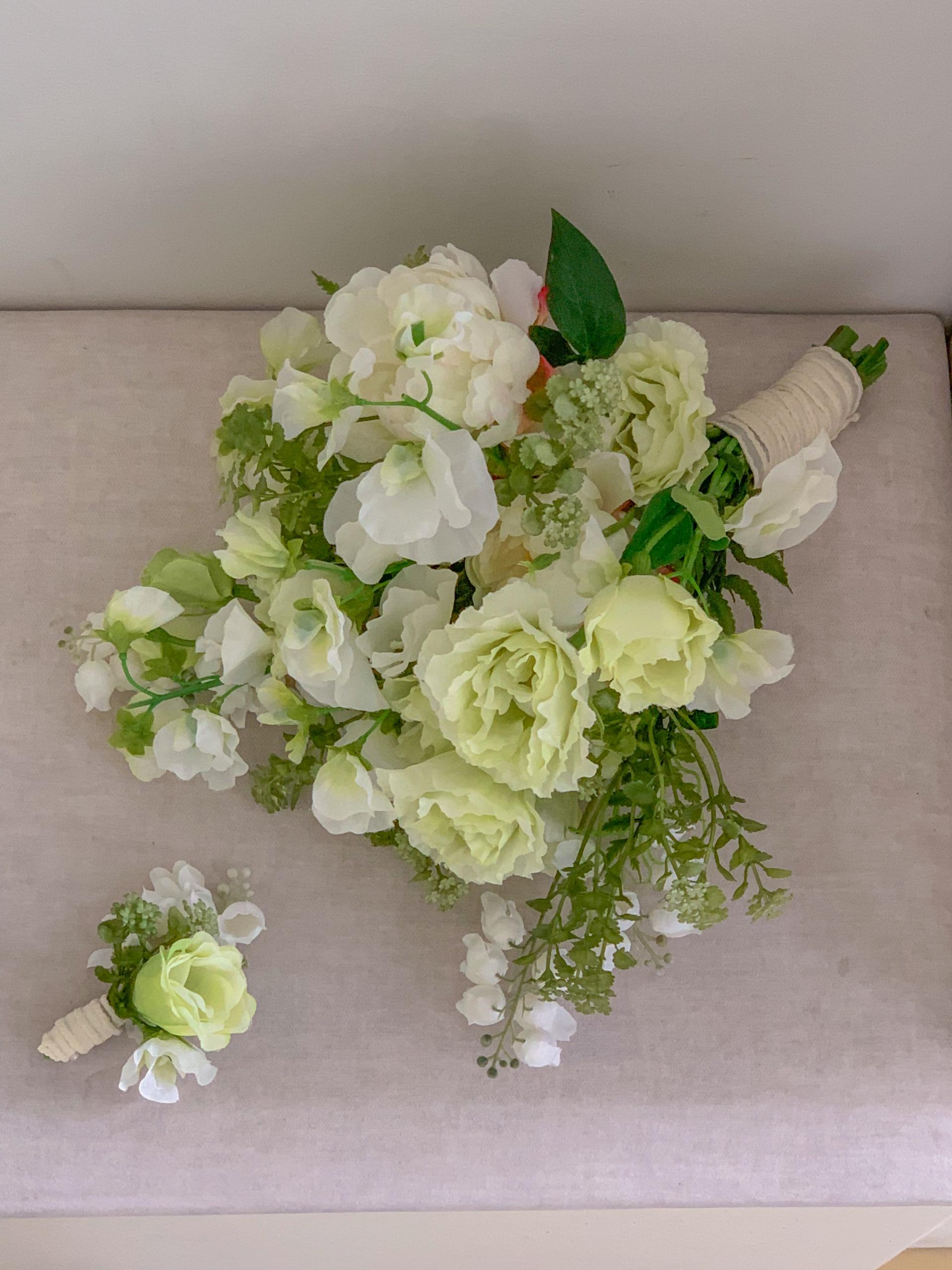 White & Green mix bouquet