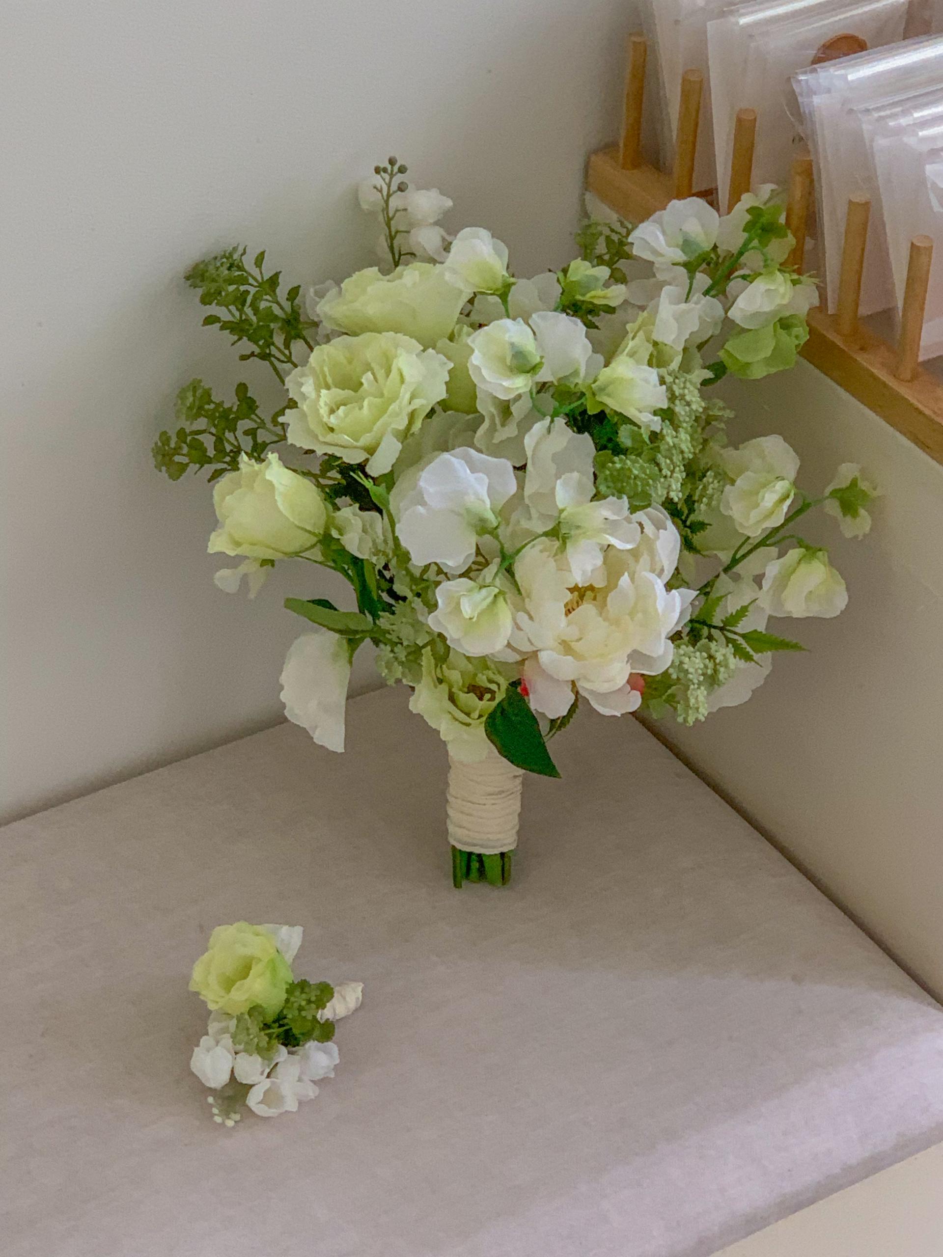 White & Green mix bouquet