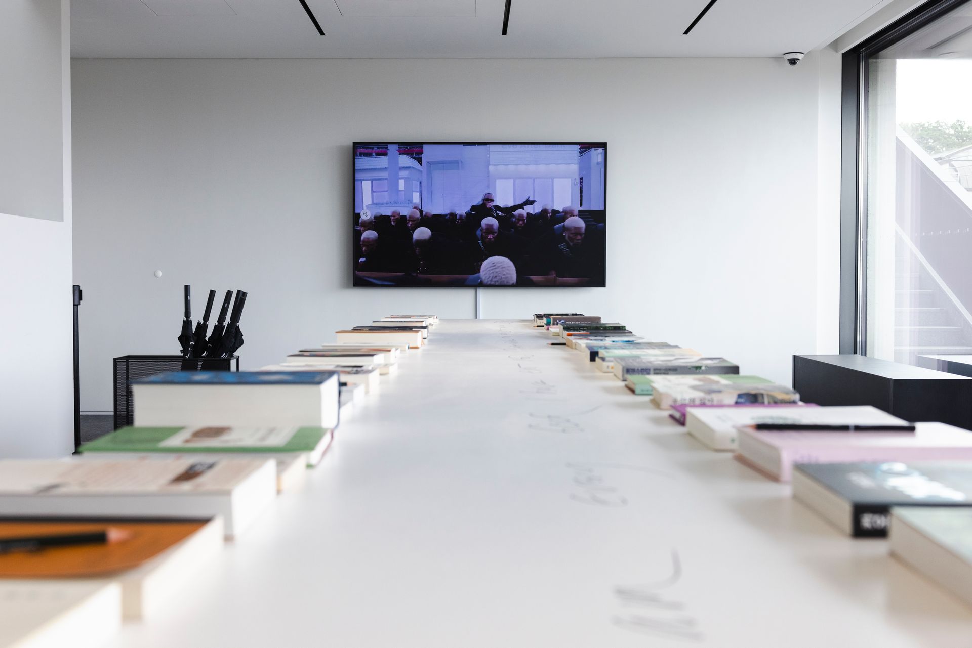 [FUTURA SEOUL]Es Devlin_Reading Room_3F (1).jpg
