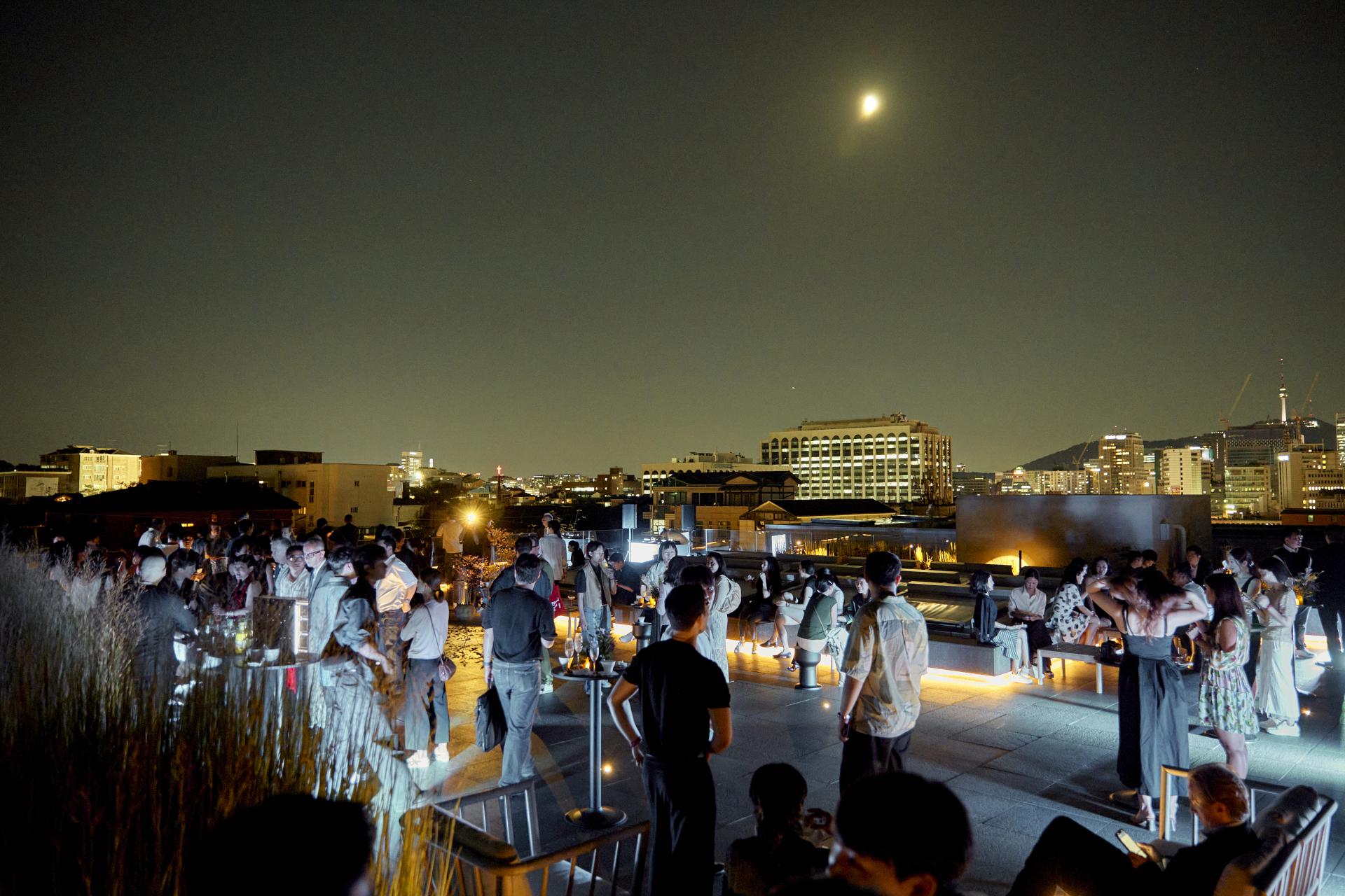행사_2025_프리즈Frieze_유예진_루프탑 (253).jpg