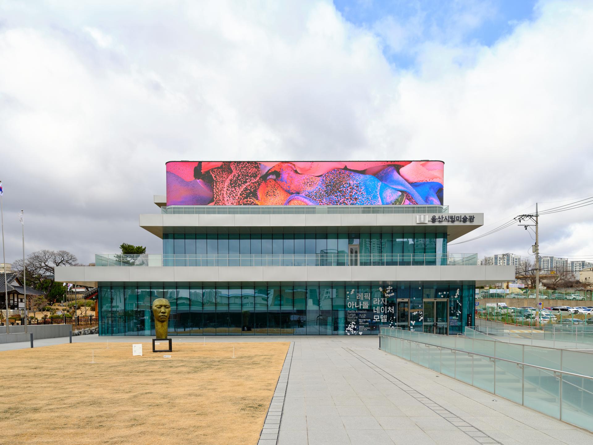 Futuraseoul_Refik Anadol_UAM_Bcut (16).jpg