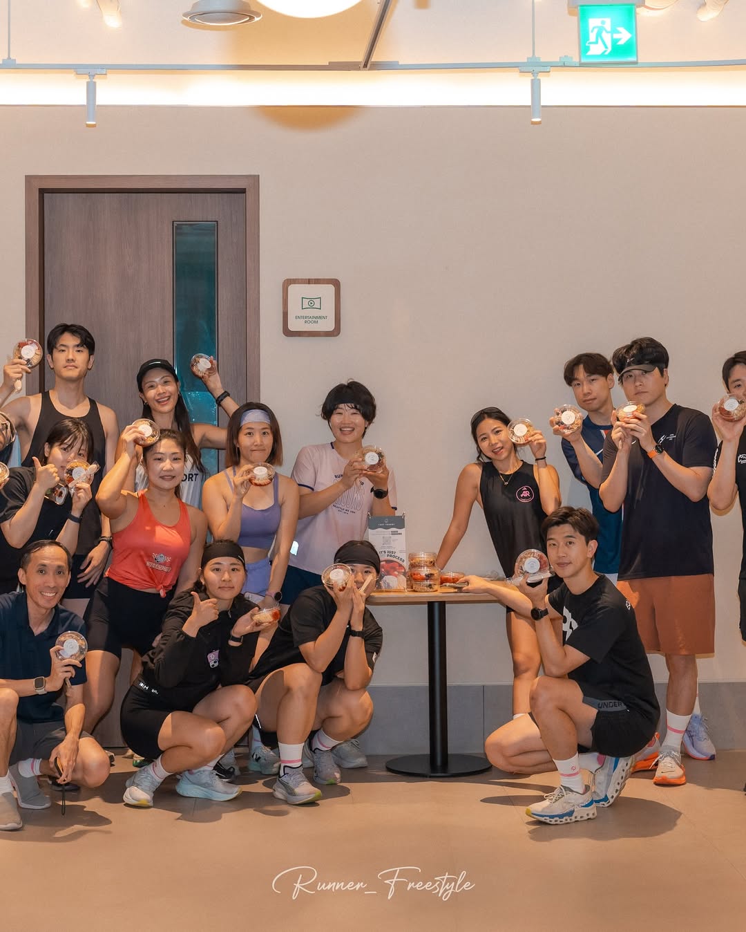 지난 6월 18일(수), 위브스위트가 주최한러닝 세션 현장에 레이지요거트가 함께했습니다.러닝이라는 운동을 통해즐거움과 에너지를 나누는 러너분들의 모습에저희도 깊은 울림을 (4).jpg
