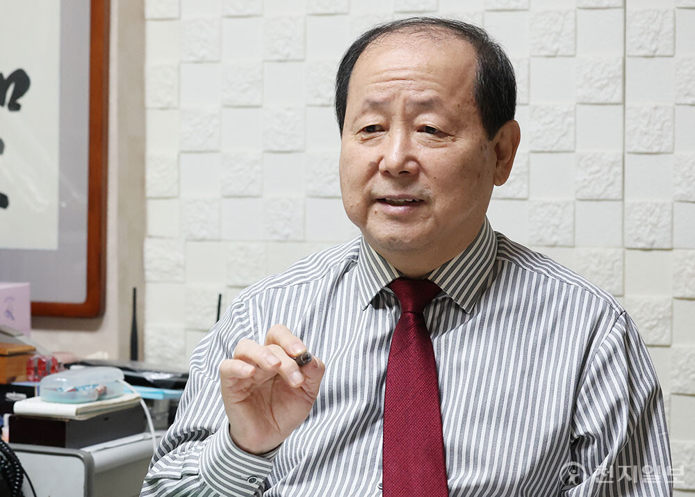 미즈아가작명연구원 한가경 원장이 천지일보와의 인터뷰에서 병오년 국운 중 남북관계를 예측하고 있다. ⓒ천지일보 2026.01.01.