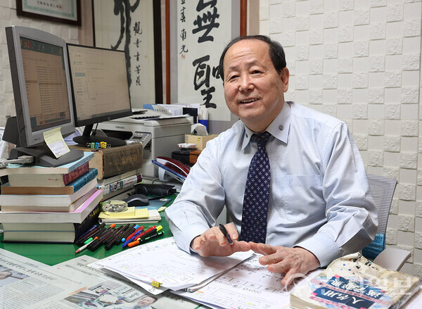 [천지일보=남승우 기자] 한가경 미즈아가행복작명연구원장이 지난달 26일 서울 강서구 사무실에서 본지와의 인터뷰를 진행하고 있다. ⓒ천지일보 2025. 01 01