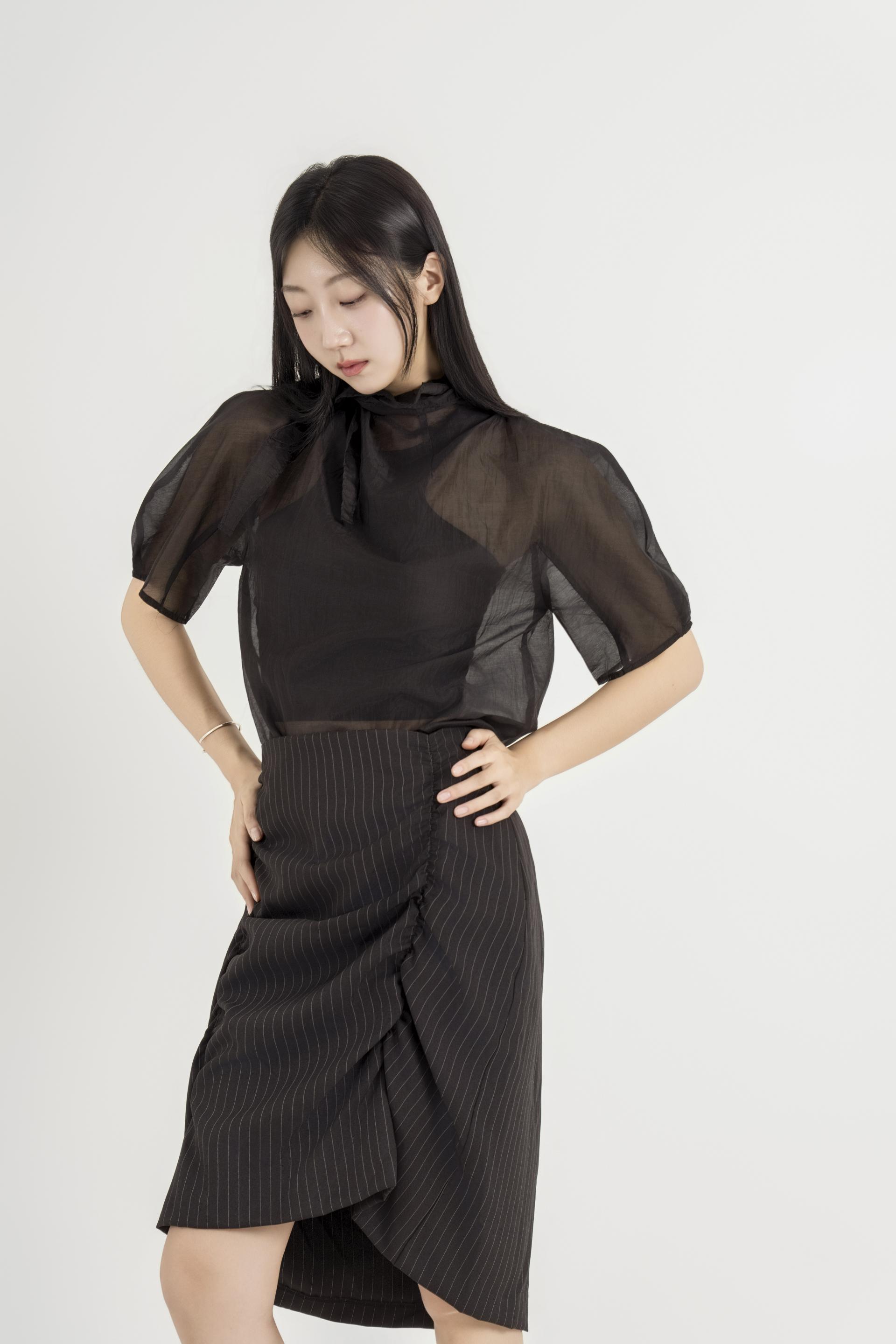 셔링 랩 스트라이프 스커트