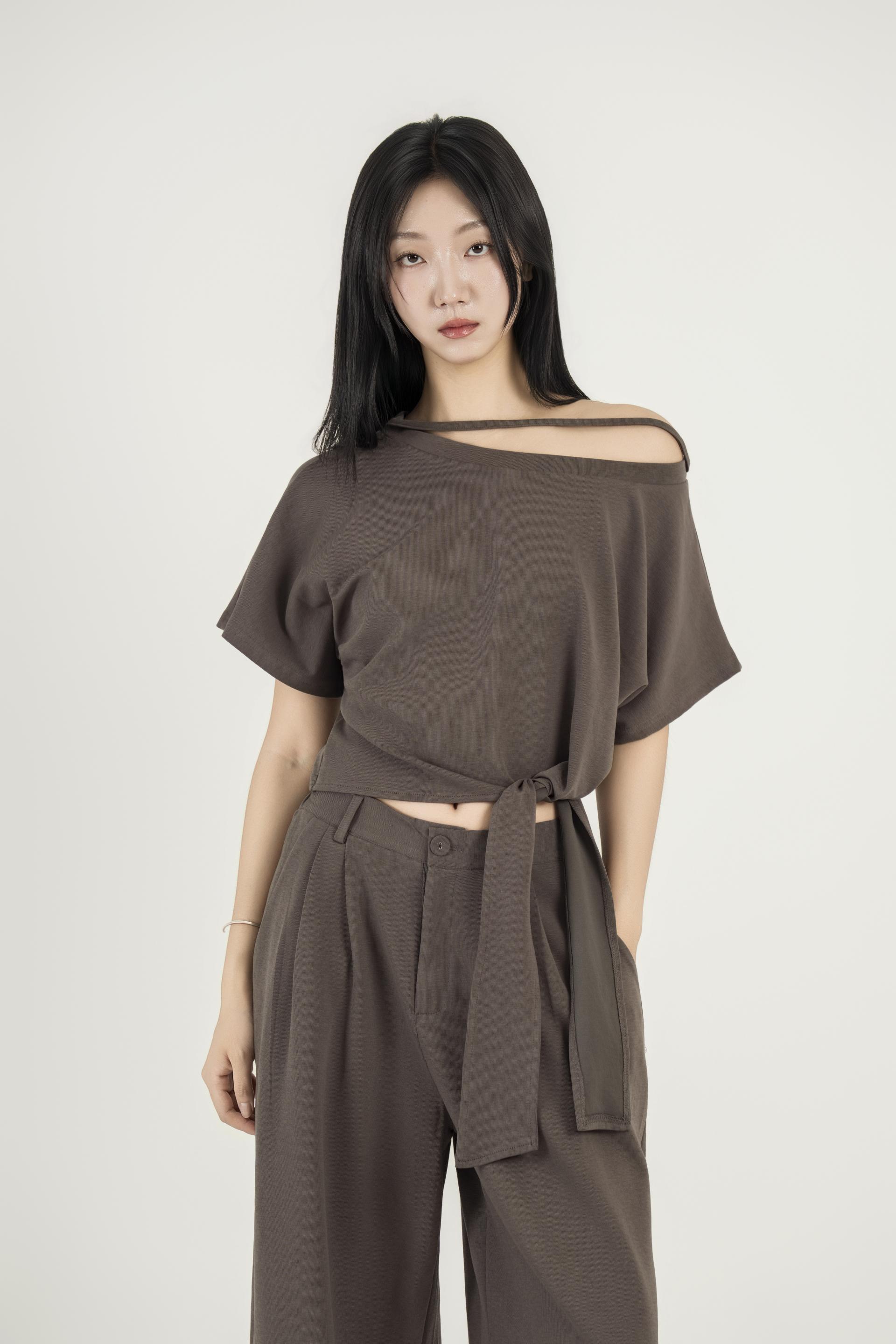 비대칭 오프숄더 와이드 팬츠 셋업