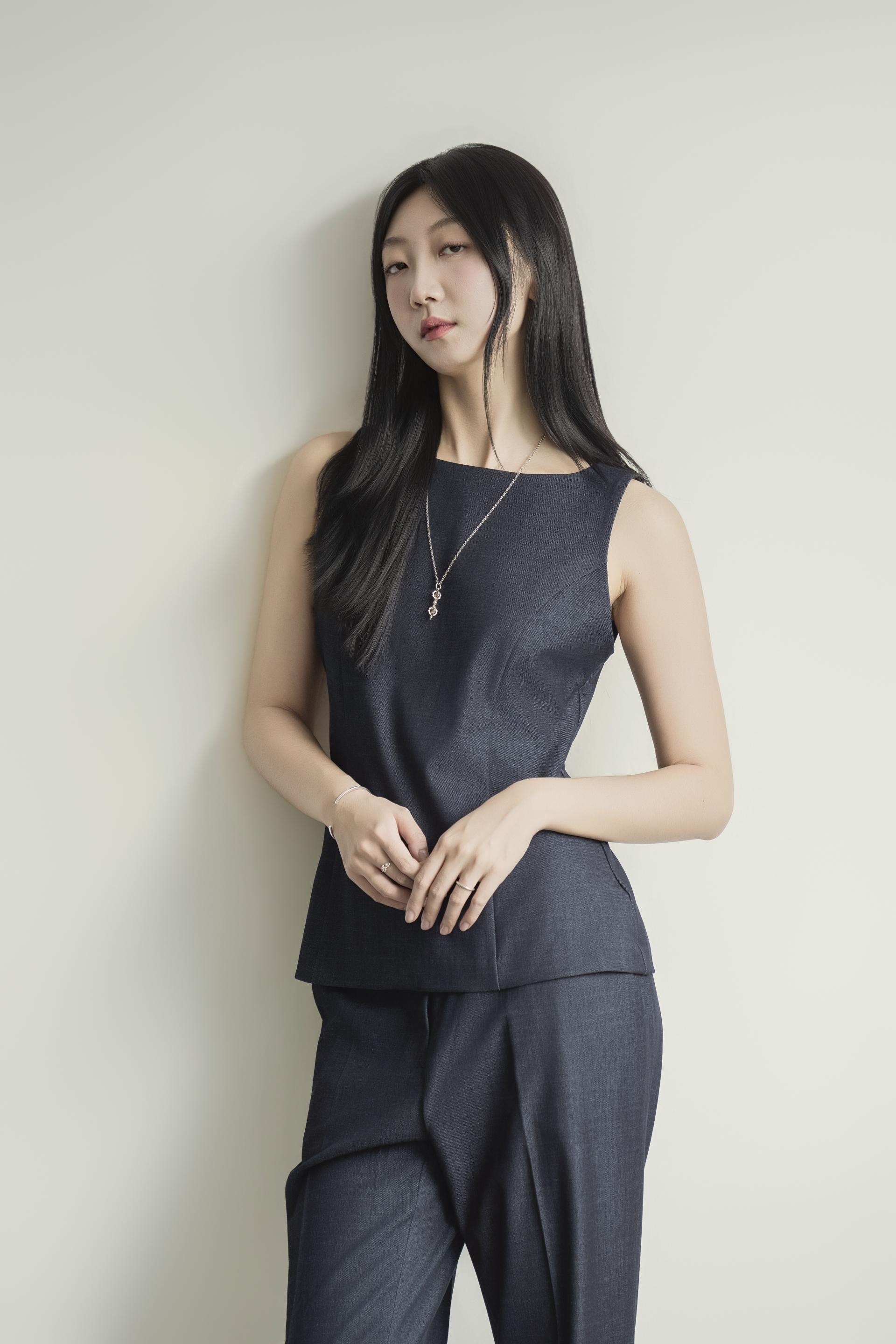커브 절개 슬리브리스 데님 셋업
