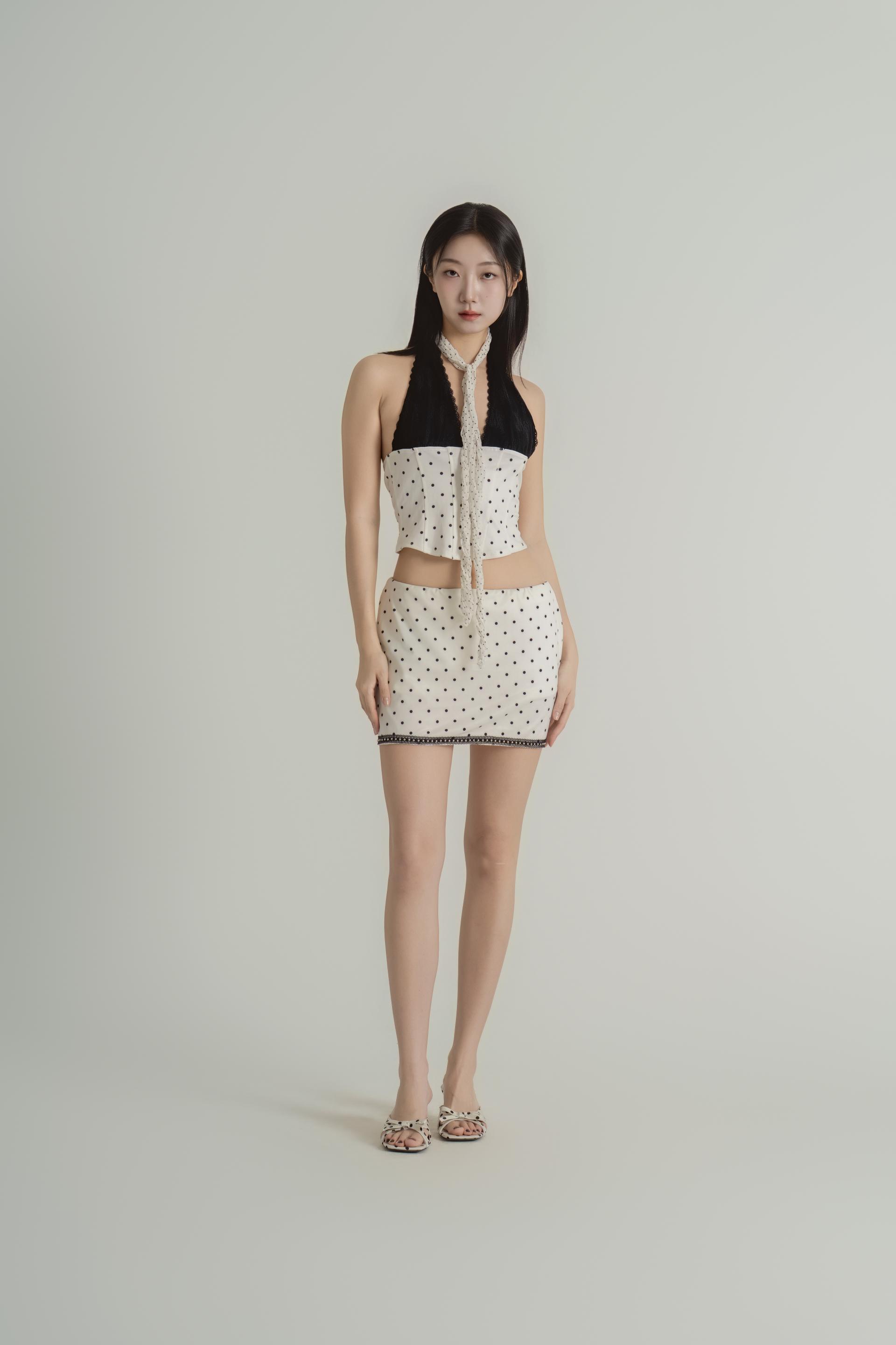 비대칭숄더 페플럼 셋업 복제