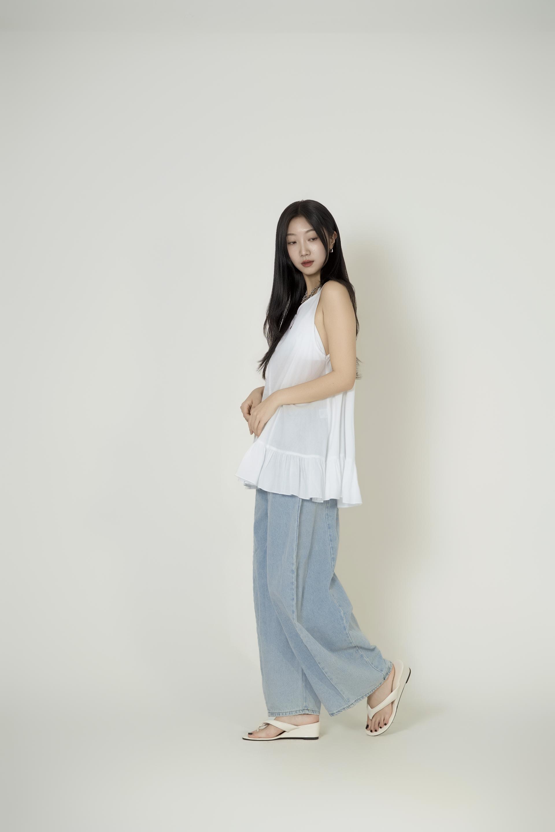 스트라이프 러플 슬리브리스 원피스