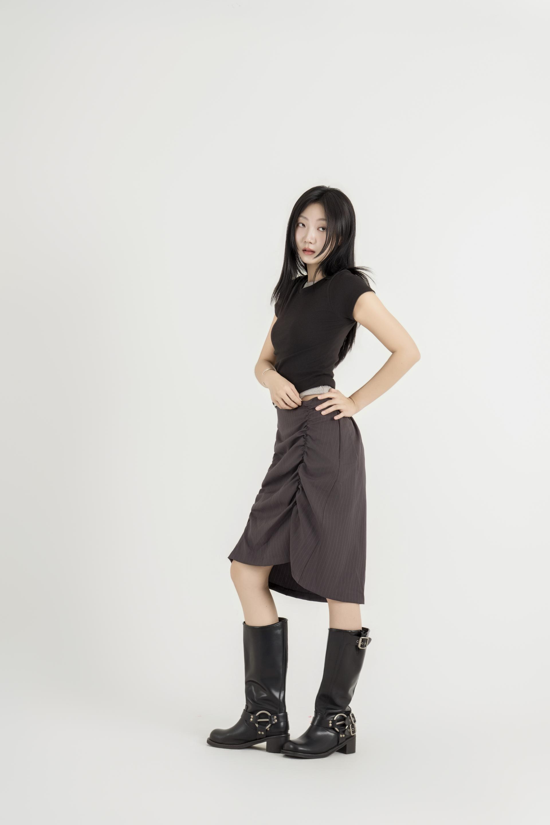 셔링 랩 스트라이프 스커트