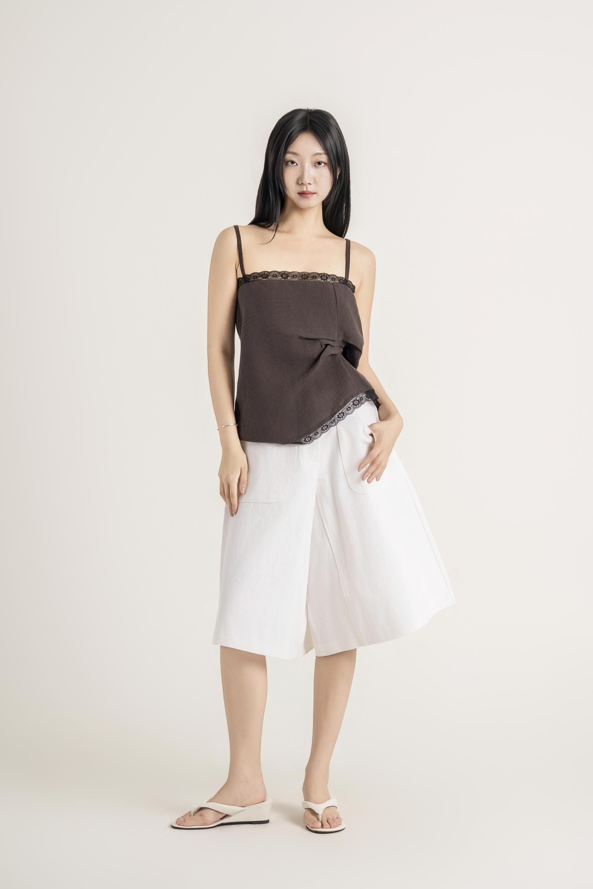 포켓 디테일 하프 와이드 팬츠