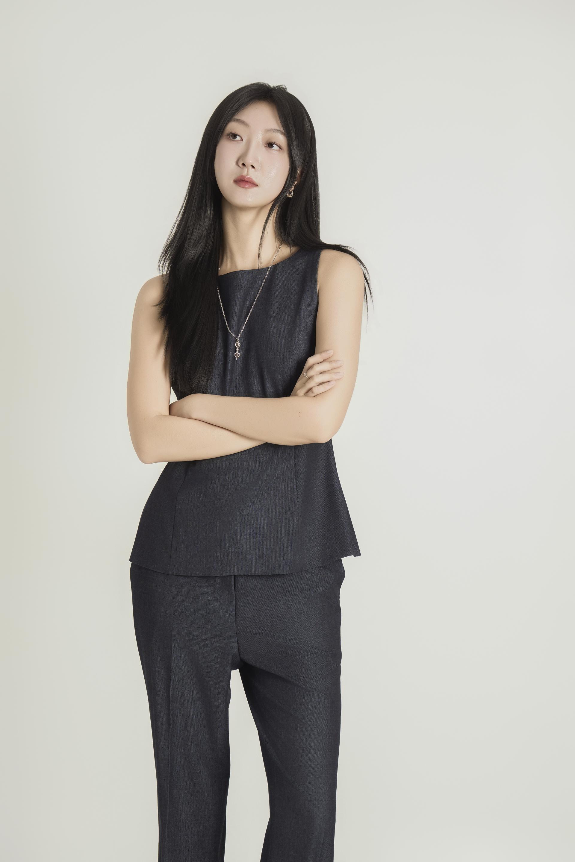 커브 절개 슬리브리스 데님 셋업