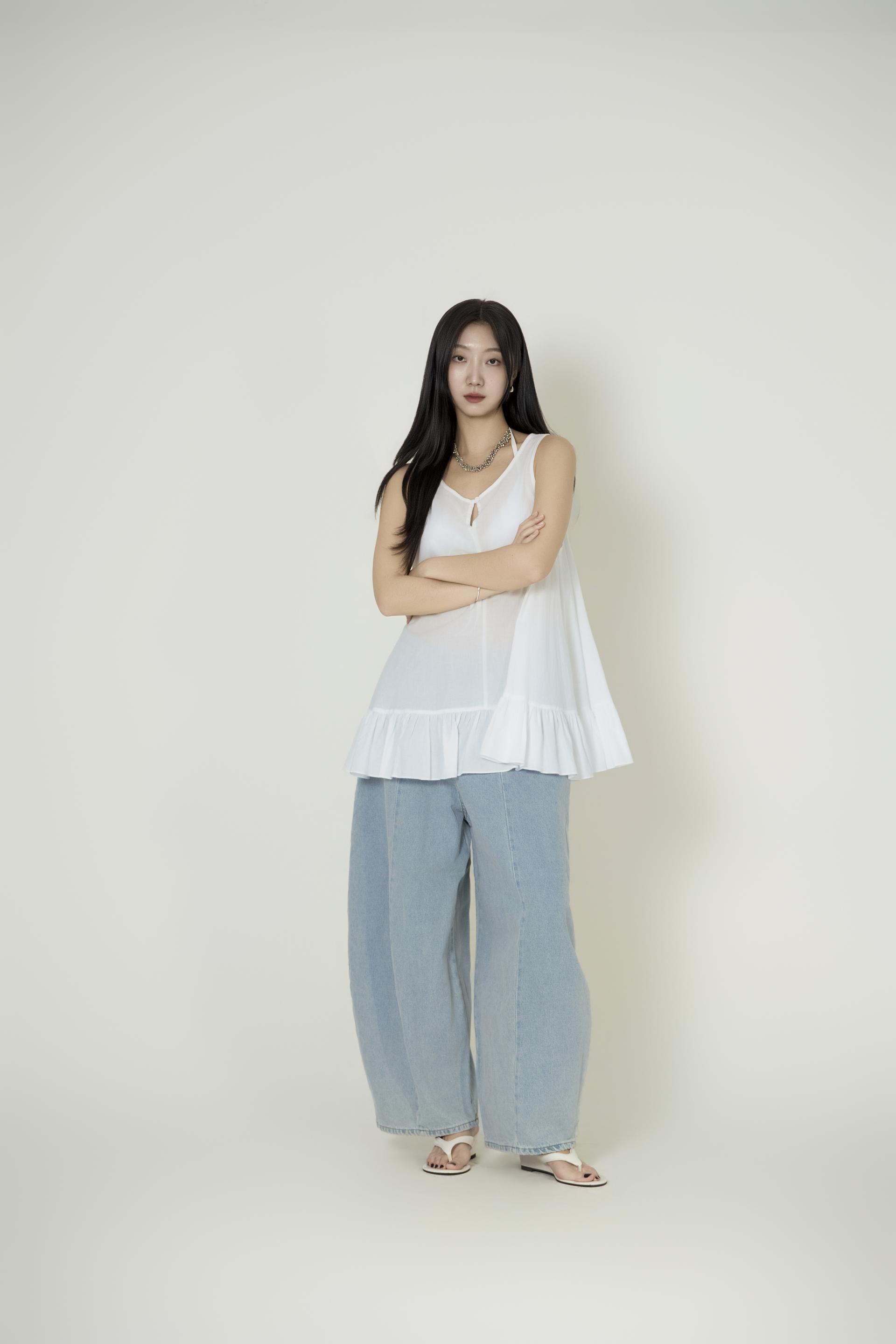 스트라이프 러플 슬리브리스 원피스