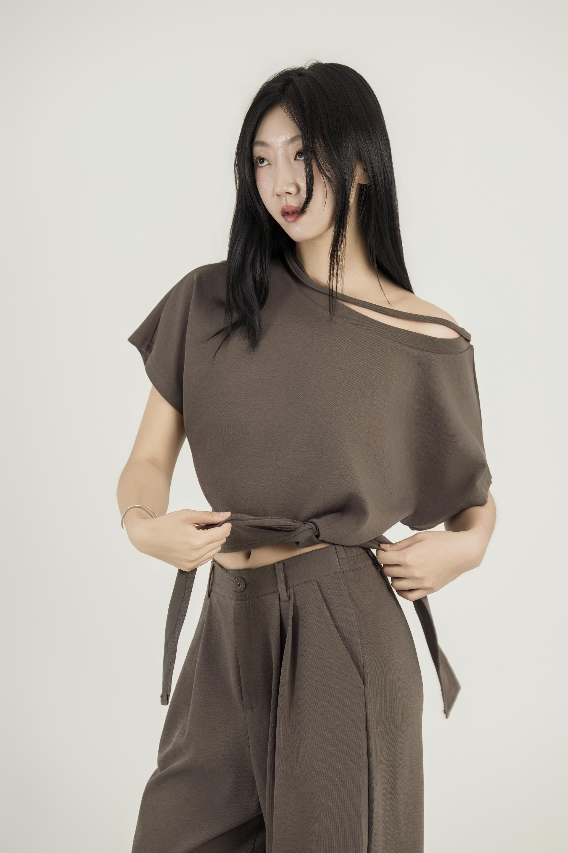 비대칭 오프숄더 와이드 팬츠 셋업